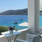 νηρηίδες Ξενοδοχείο με διαμερίσματα 4*