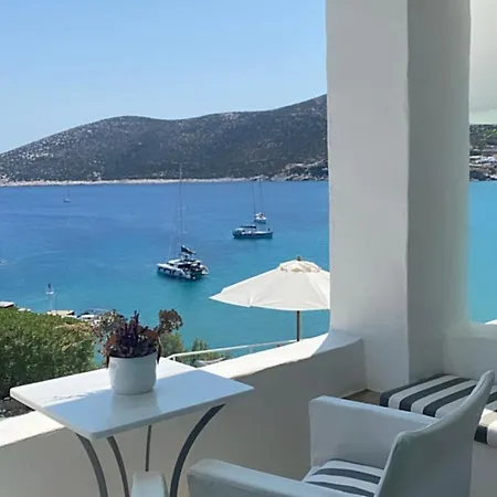 Niriedes Aparthotel 4*