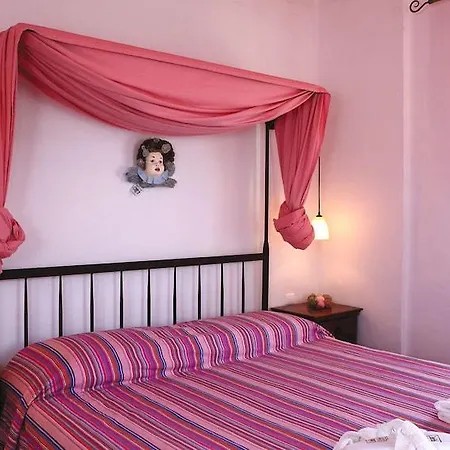 Niriedes Апарт-отель