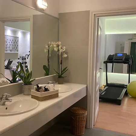 Niriedes Platis Gialos (Sifnos)