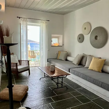 Niriedes Aparthotel 4*