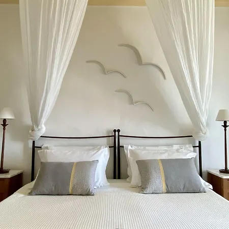 Niriedes Aparthotel