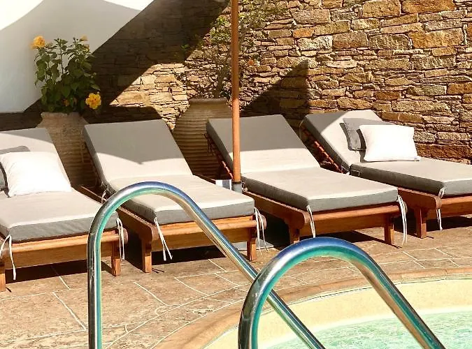 Niriedes Platis Gialos (Sifnos)