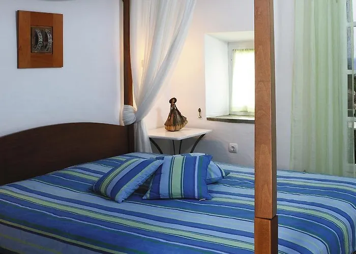 Niriedes Aparthotel 4*