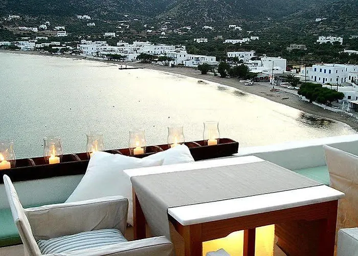 Niriedes Platis Gialos (Sifnos)